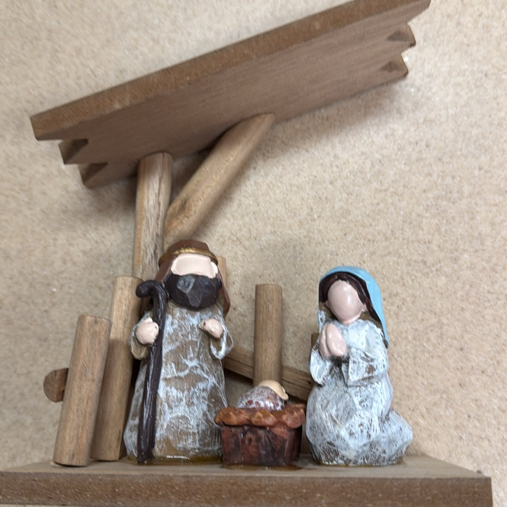 Wooden Nativity Crèche Scene with Figurines